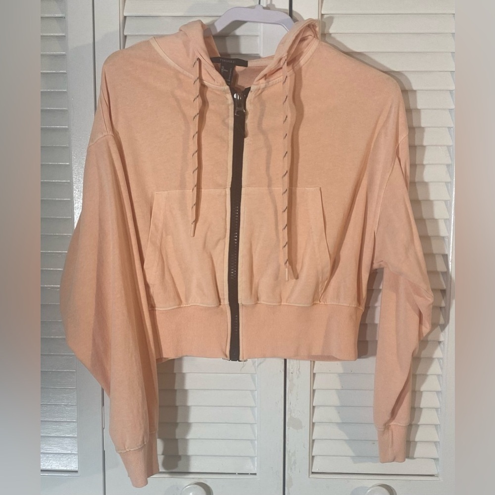 Forever 21 Cropped Zip Hoodie Size S Peach NWOT Pockets